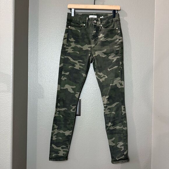 Good American Denim - Good American Camouflage Good Legs Jeans Stretch Pants